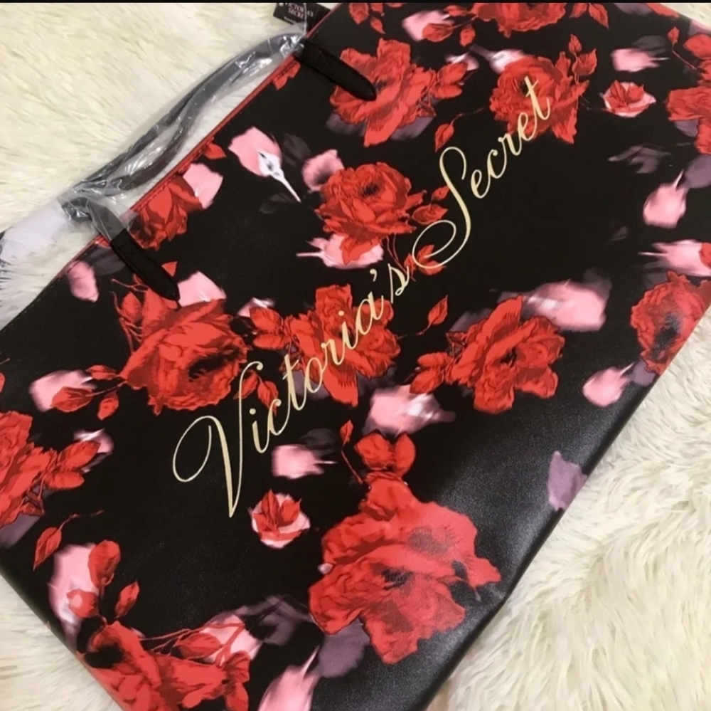 NWT Red & Black Floral Rose Large Tote Bag